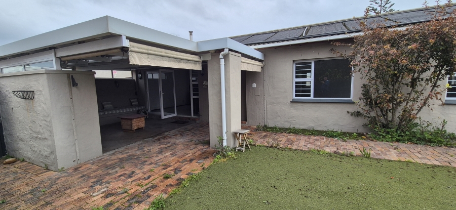 To Let 3 Bedroom Property for Rent in Waves Edge Western Cape